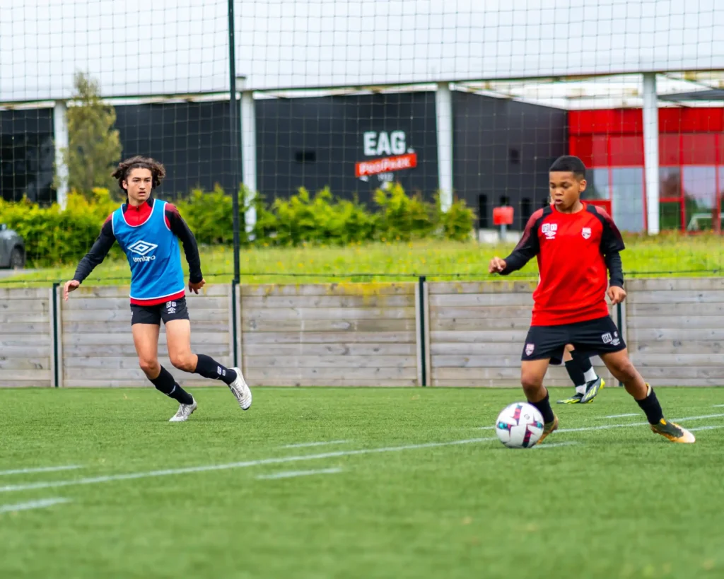 COLLEGE EN AVANT GUINGAMP 105