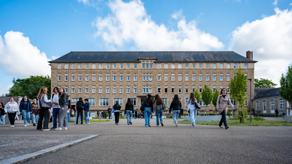 LYCEE ELEVES EXTERIEURS 47